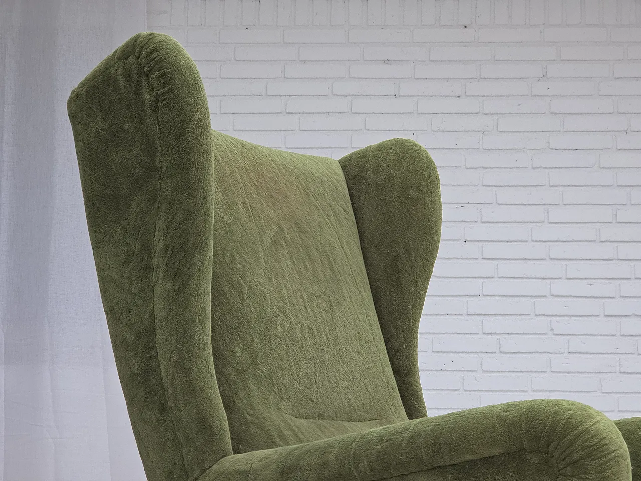 Poltrona scandinava in velluto verde, anni '60 4