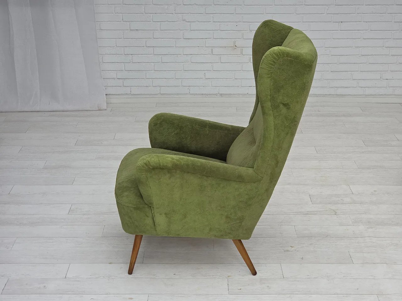 Poltrona scandinava in velluto verde, anni '60 13