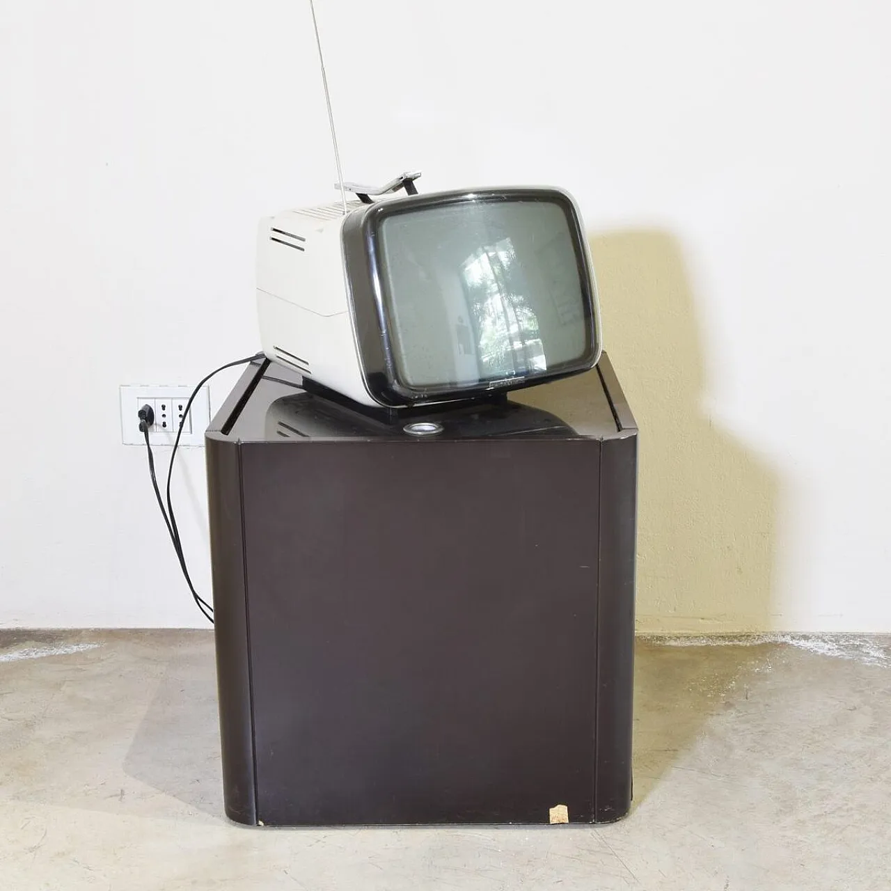 Brionvega Tv Algol 11 by Marco Zanuso Richard Sapper, 1960s 2