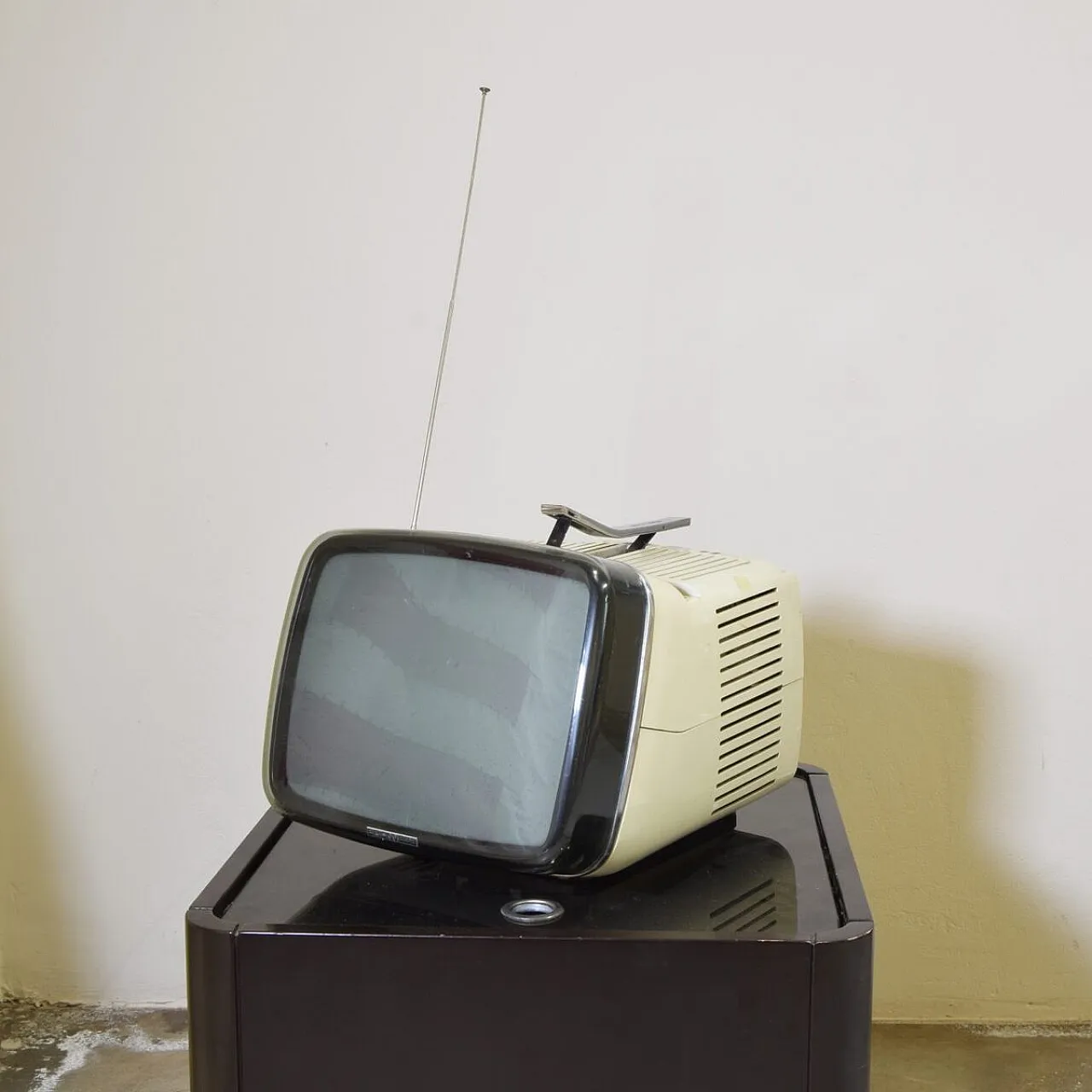 Brionvega Tv Algol 11 by Marco Zanuso Richard Sapper, 1960s 3