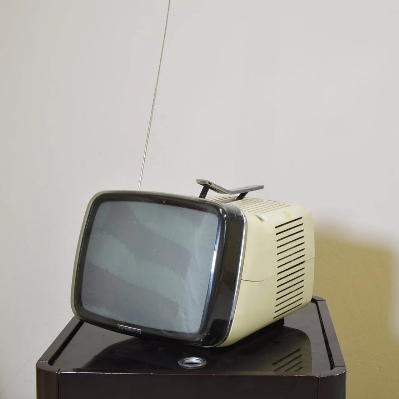 Brionvega Tv Algol 11 by Marco Zanuso Richard Sapper, 1960s 4