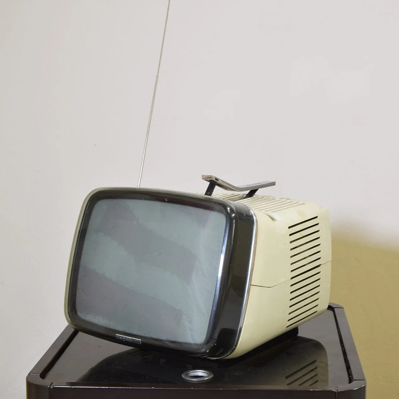 Brionvega Tv Algol 11 by Marco Zanuso Richard Sapper, 1960s 5