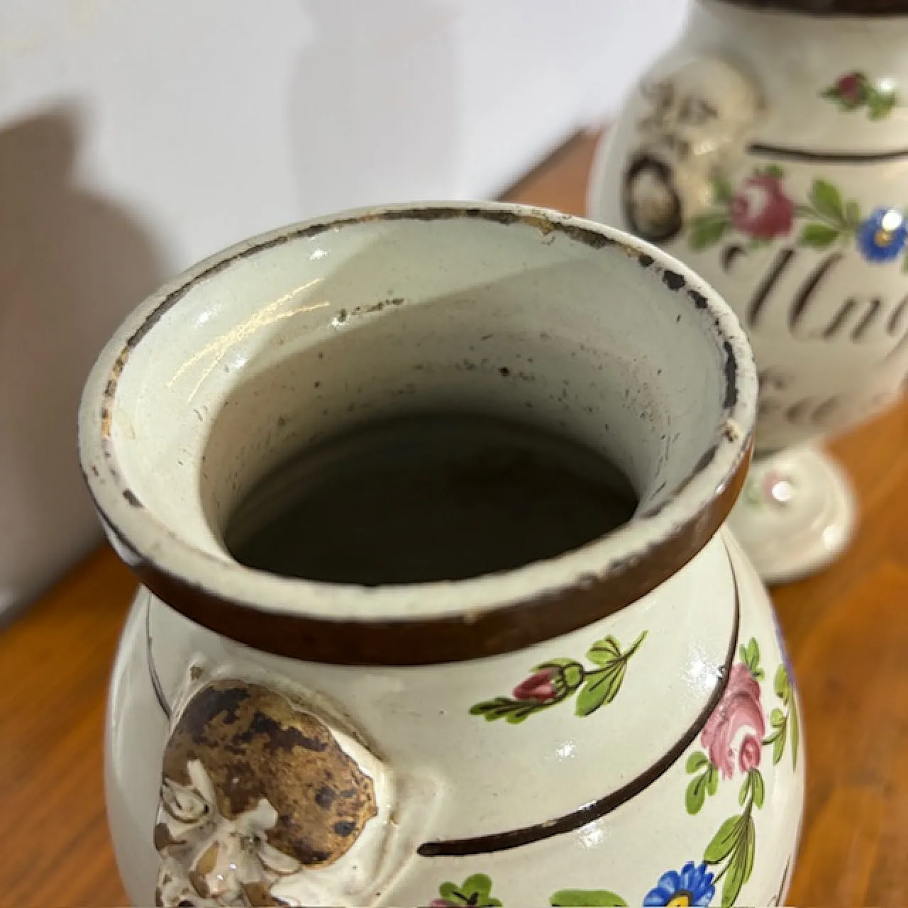 Coppia di vasi dipinti da farmacia, fine '700 3