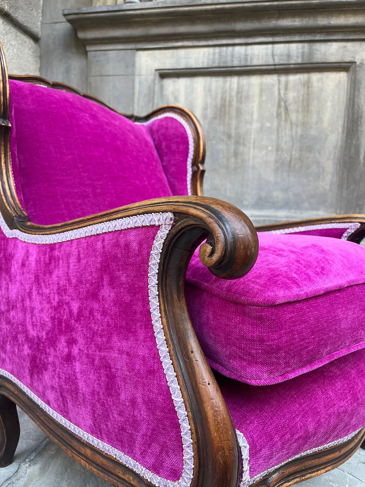 Armchair fuchsia velvet, 19th century 4