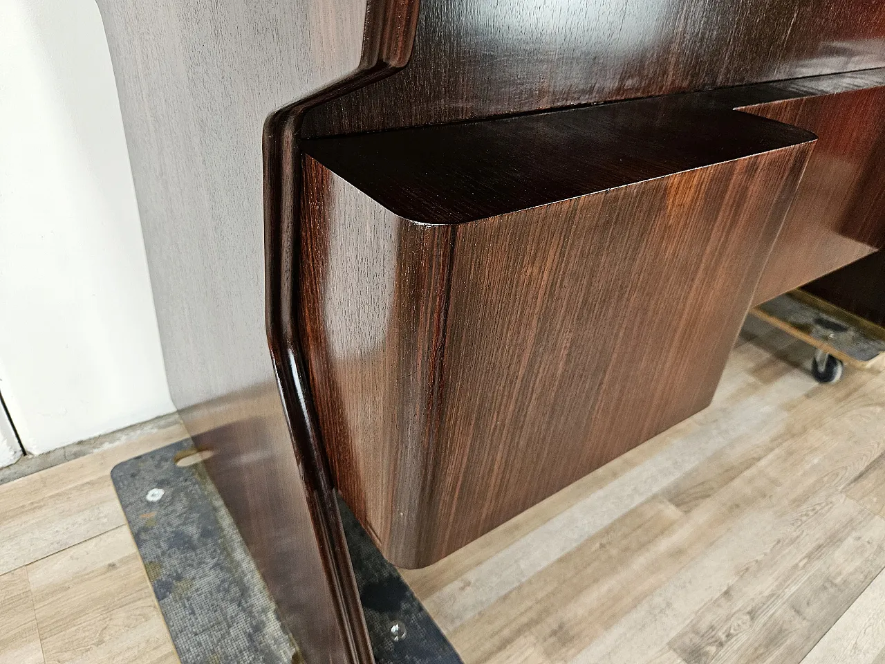 Decò Desk wood and brass, 60s 30