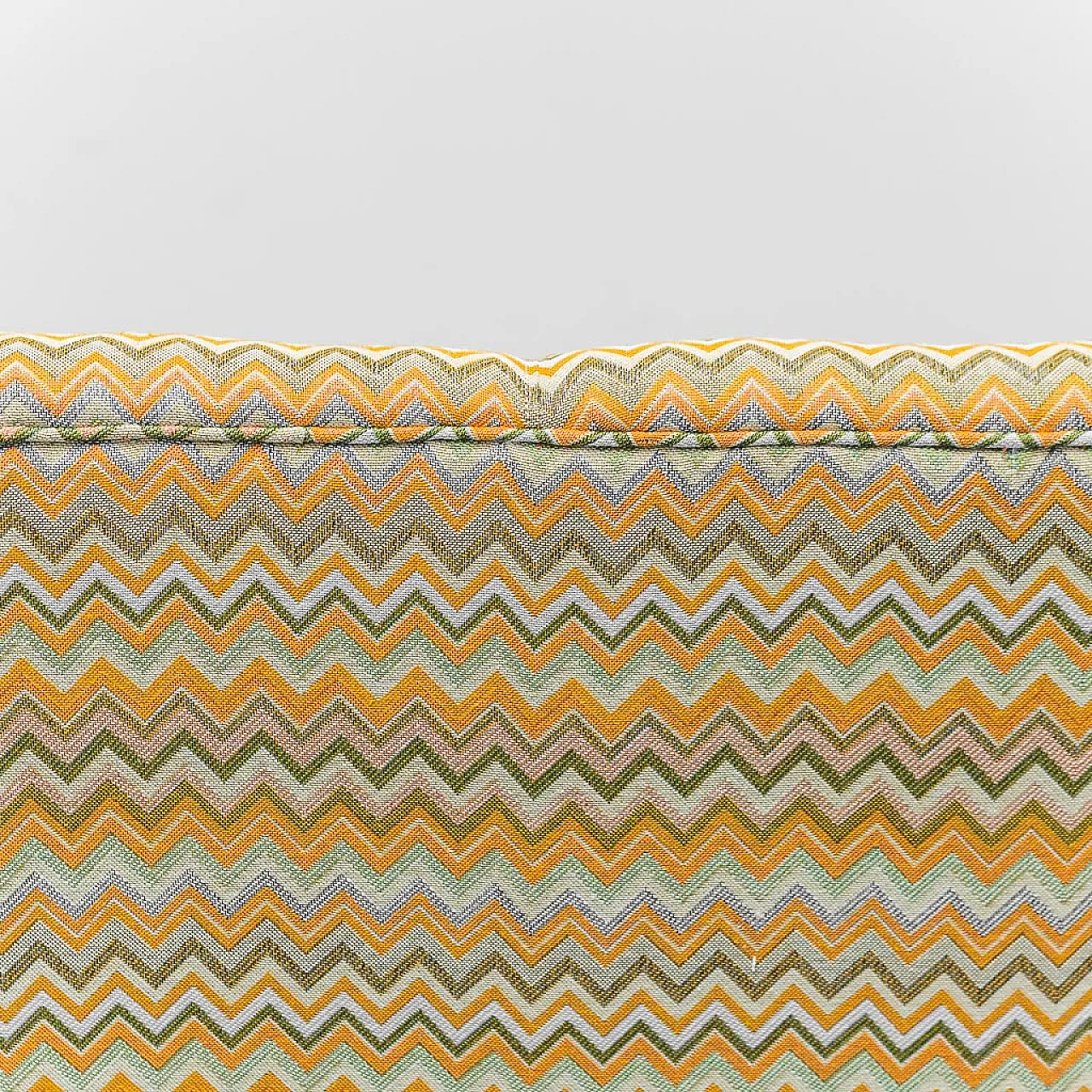 2 seater sofa with Missoni fantasy attributed to Paolo Buffa, 50s 4