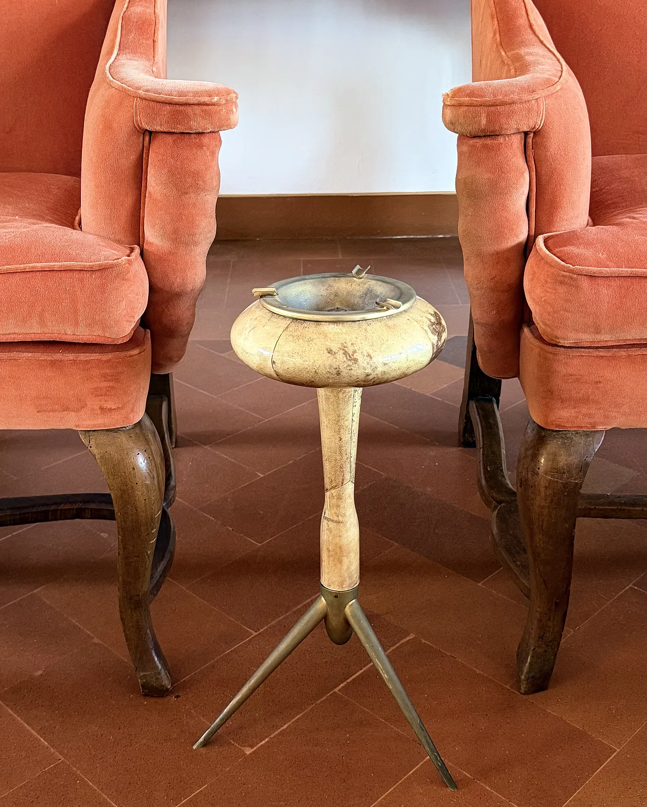 Posacenere da pavimento di Aldo Tura in pergamena, Italia 1960 2