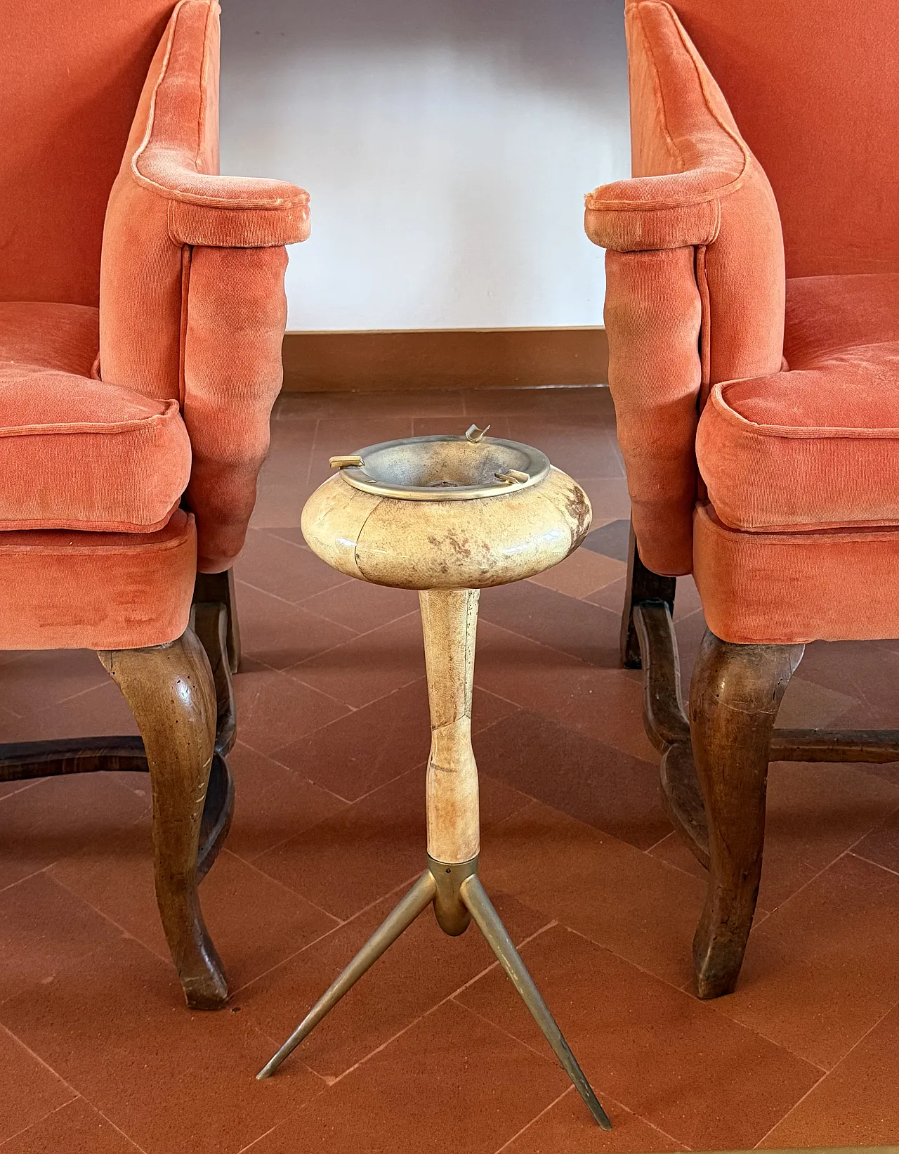 Posacenere da pavimento di Aldo Tura in pergamena, Italia 1960 18