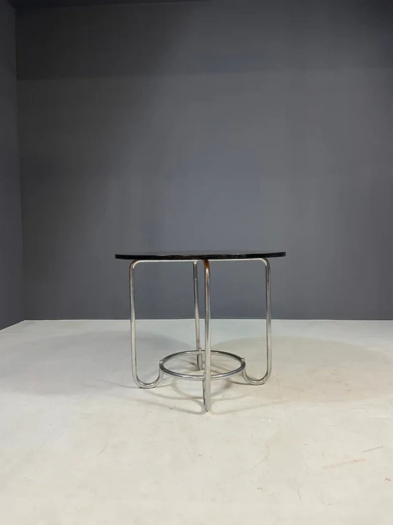 Tavolino rotondo Bauhaus di Robert Slezák, anni '30 4