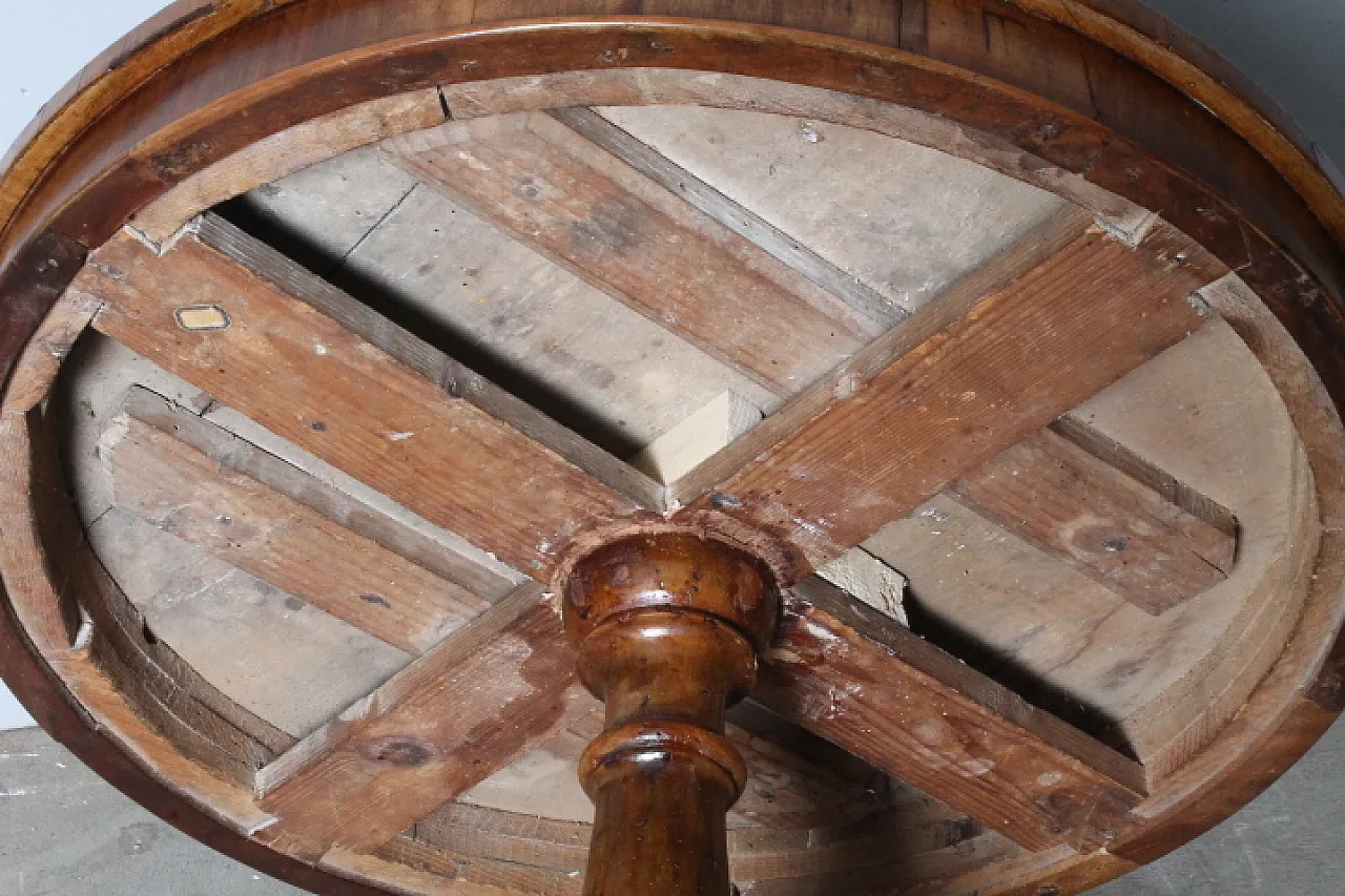 Tavolo tondo noce a Rolo piano intarsiato, primi '800 2