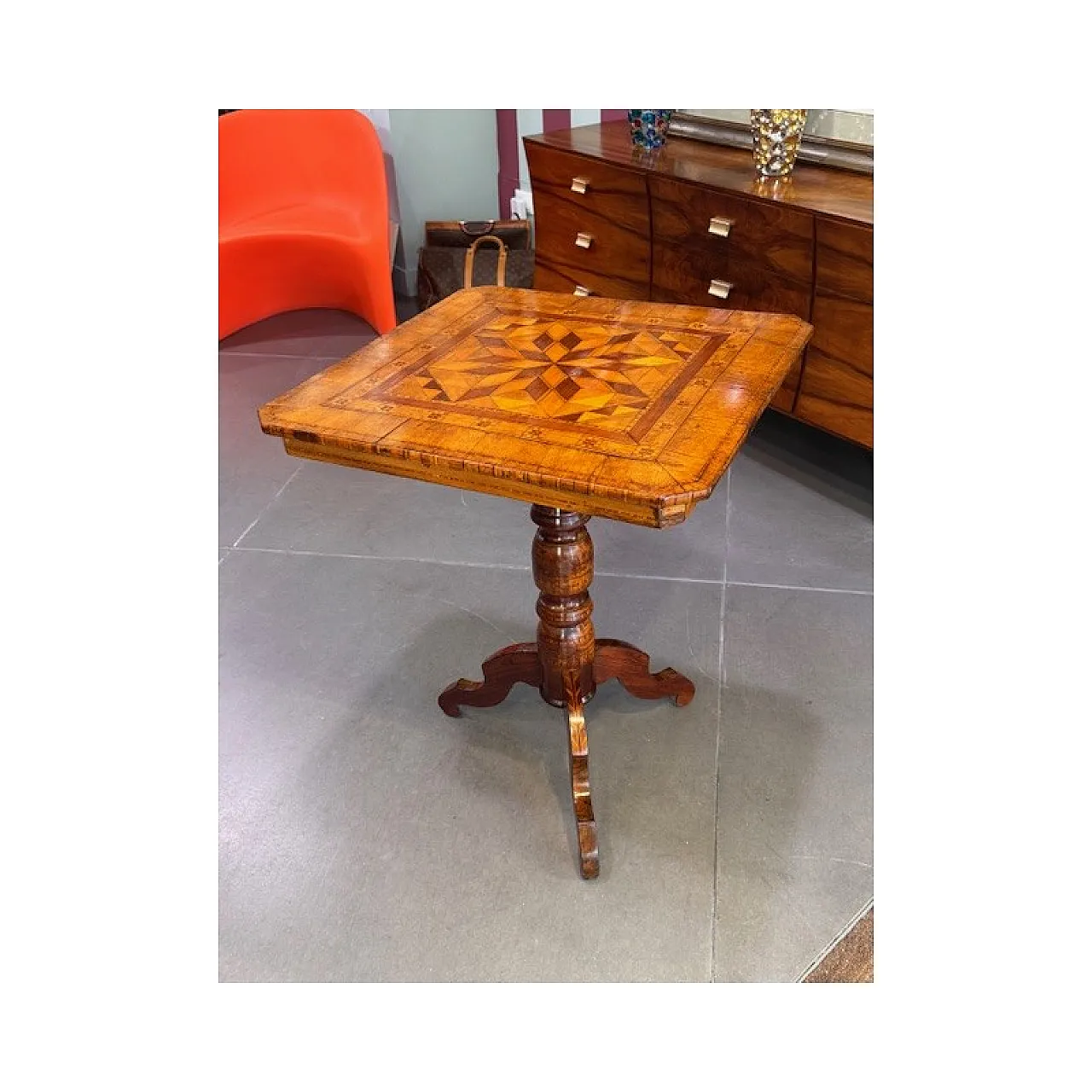 Tavolino in legno di noce intarsiato, '800 6