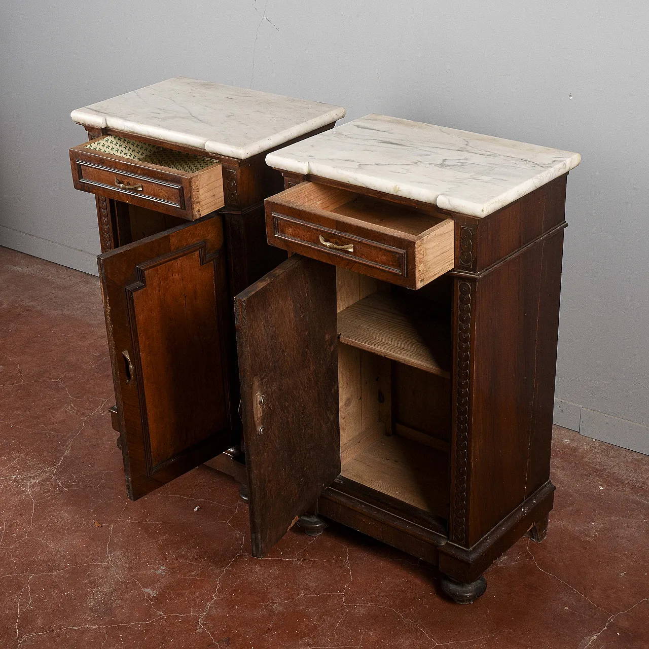 Coppia di comodini con piano in marmo bianco, fine '800 2