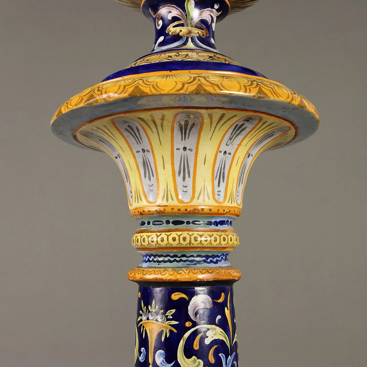 Colonna con vaso in maiolica neorinascimentale, '800 7