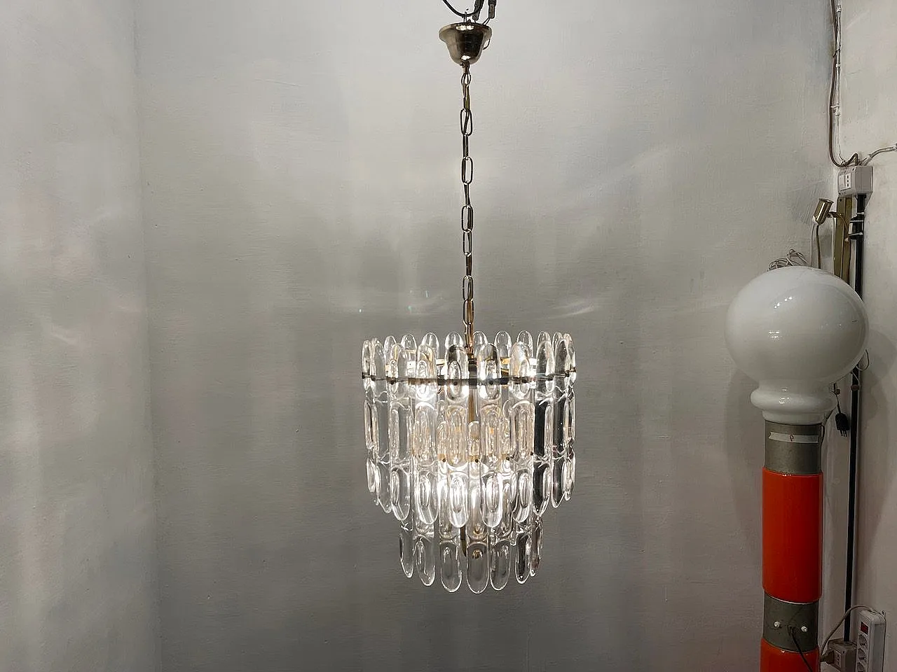 Lampadario in cristallo e ottone di Gaetano Sciolari, anni '70 9