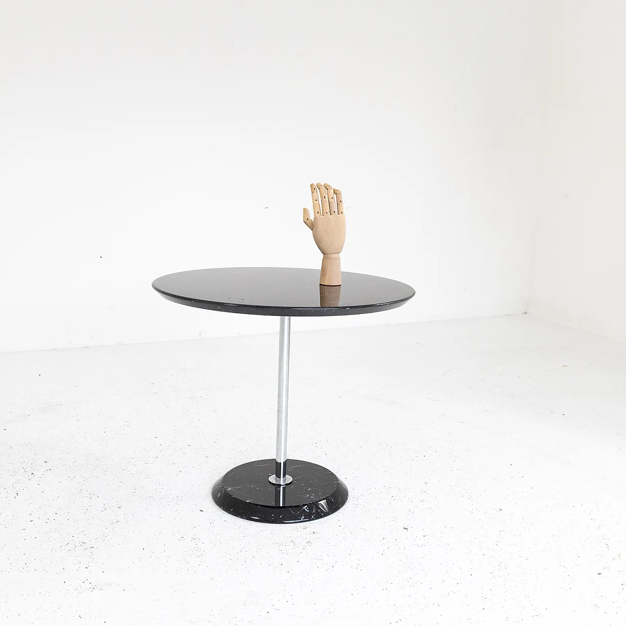 Marquinia black marble round table, 1970s 5