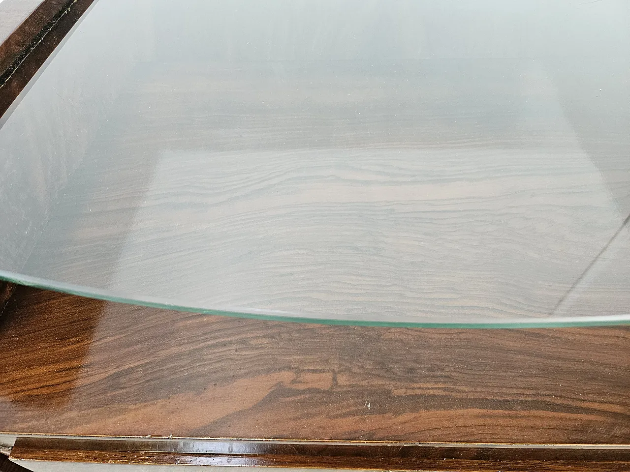 Bedside tables Art Decò in walnut root with glass top, 1940s 9