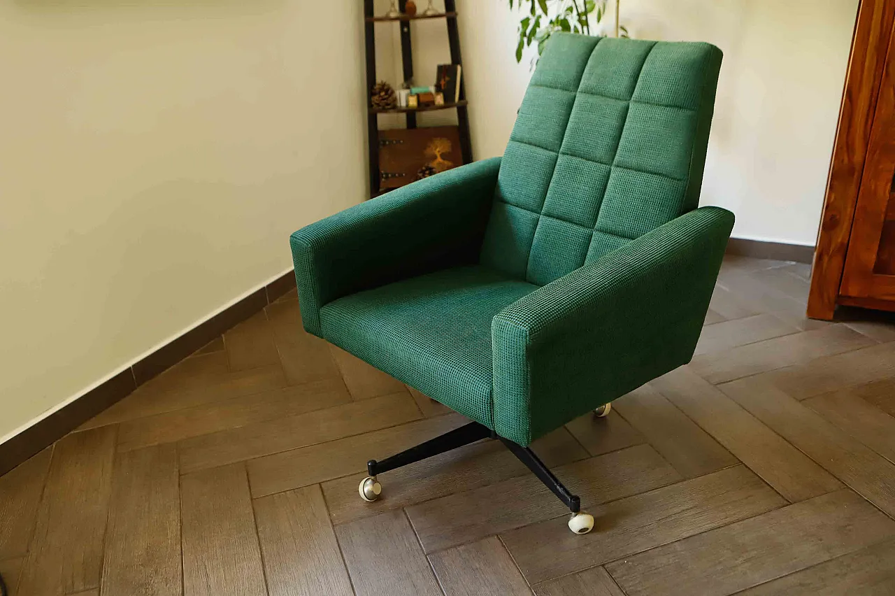 Coppia di sedie girevoli retrò su rotelle 3