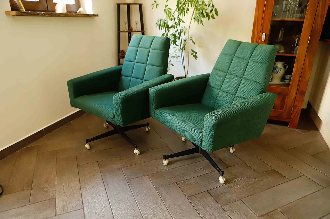 Coppia di sedie girevoli retrò su rotelle 11