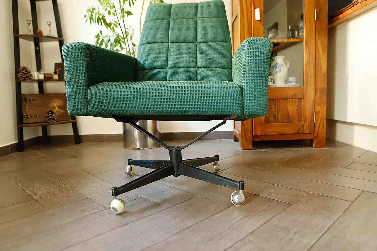 Coppia di sedie girevoli retrò su rotelle 13