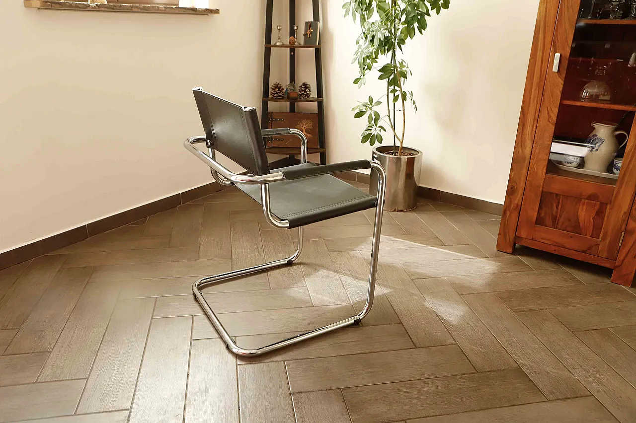 Mart Stam Style Cantilever Chairs – S34 Inspired, Chrome Frame, Leathe 3