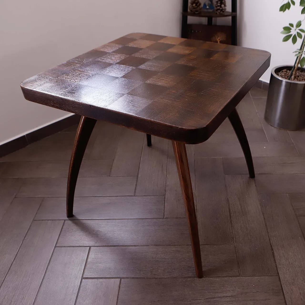 Tavolino quadrato retrò di Jindřich Halabala 4