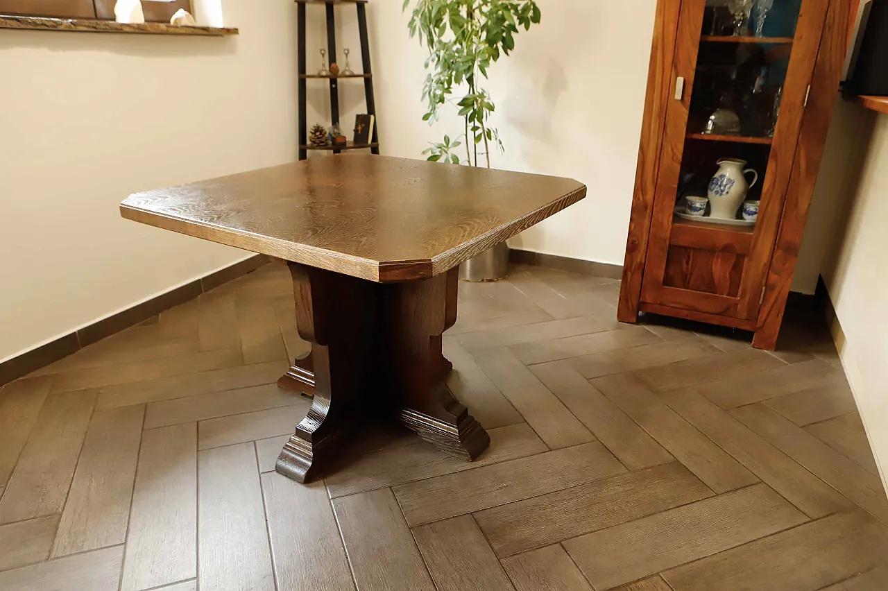 Tavolo di quercia rustica con base centrale 1