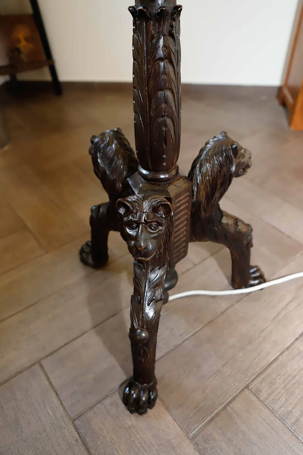 Antique floor lamp with lion motif 11