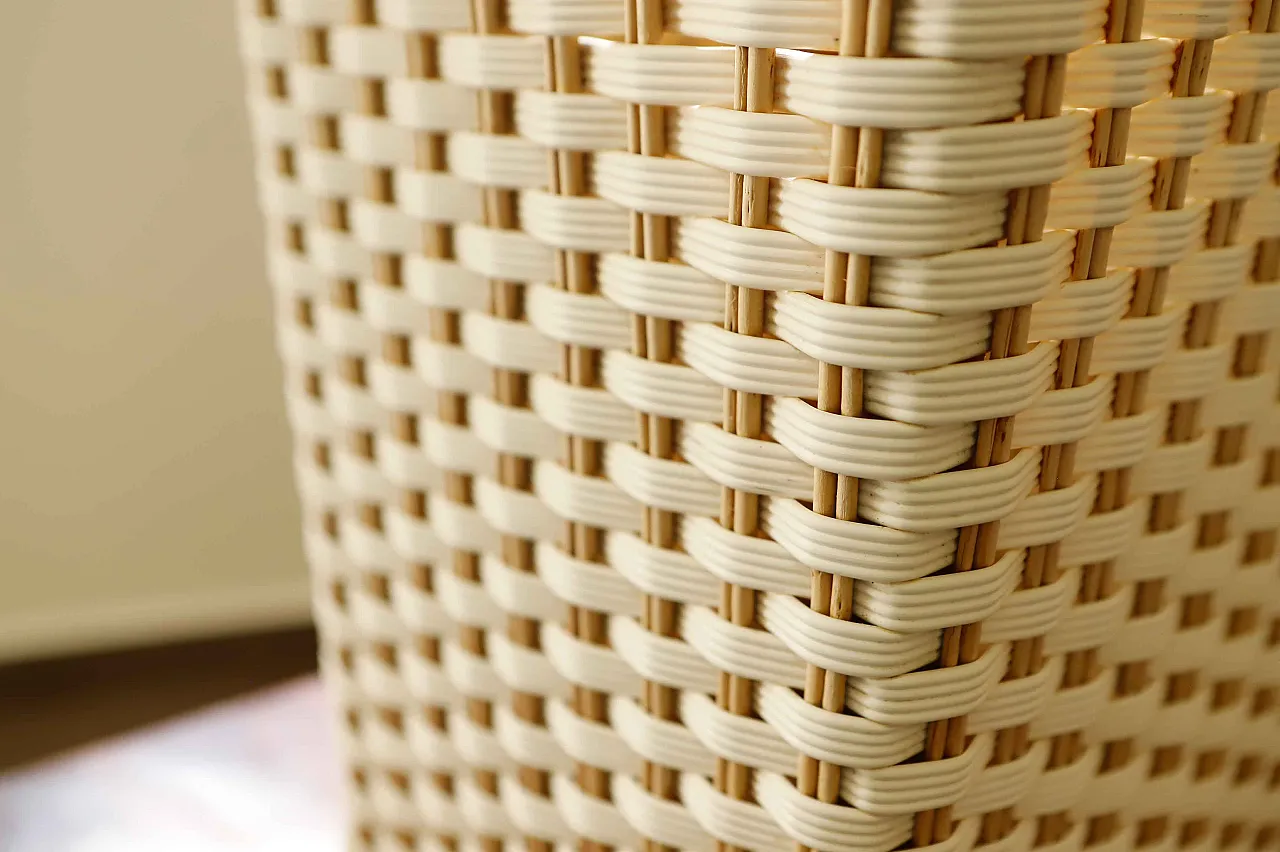 Retro Plastic Wicker Basket with Wooden Frame 8