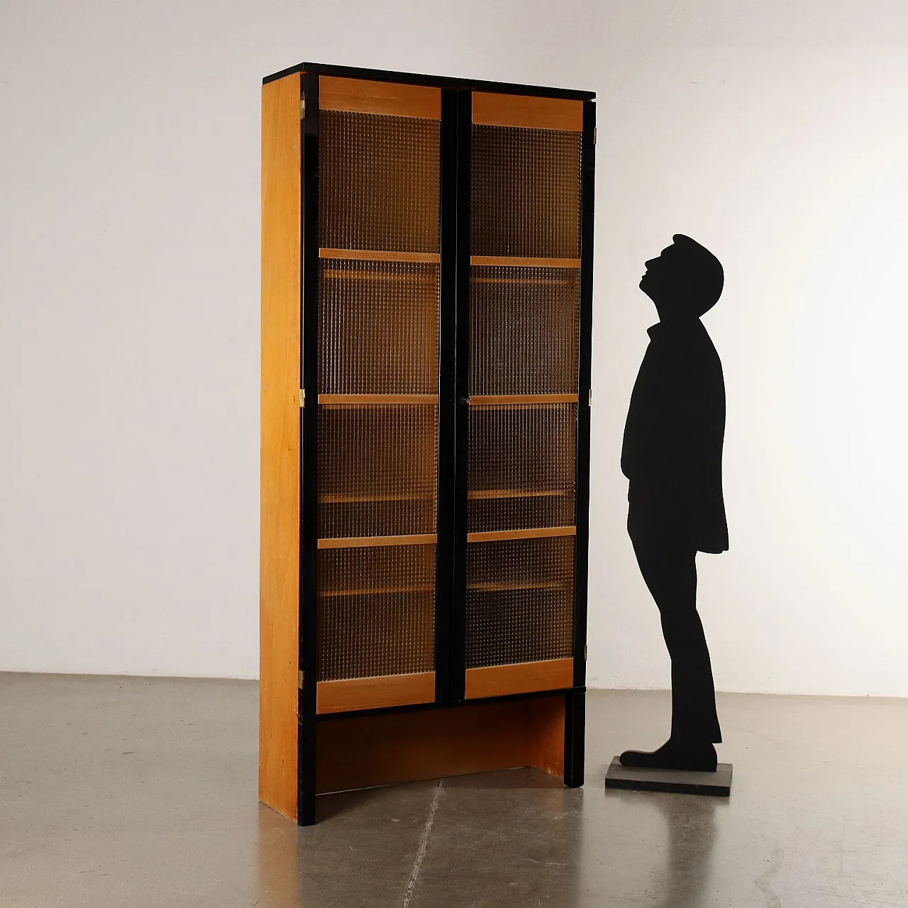 Libreria in legno impiallacciato frassino, legno laccato e vetro, anni '80 2