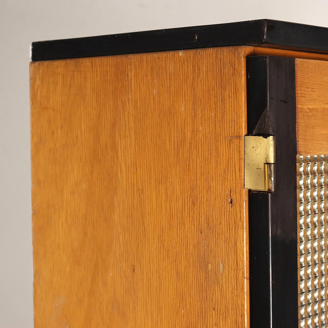 Libreria in legno impiallacciato frassino, legno laccato e vetro, anni '80 7