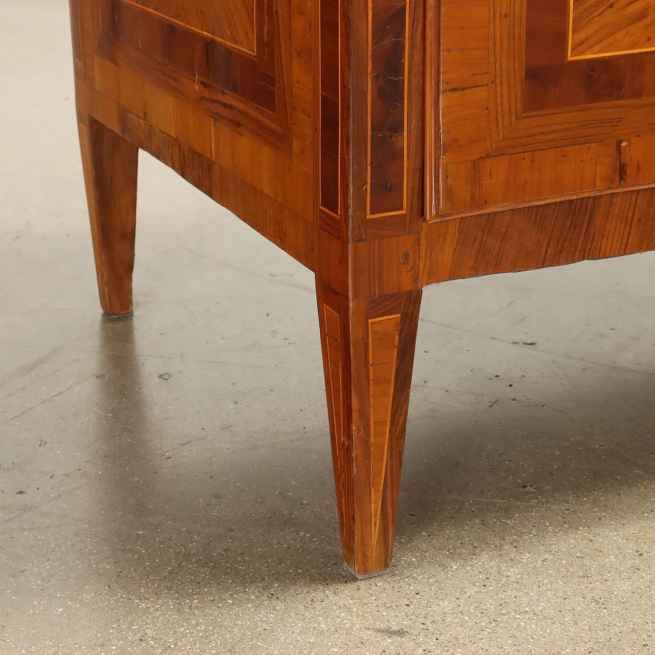 Pair of Neoclassical Chests of Drawers, 18th century 8