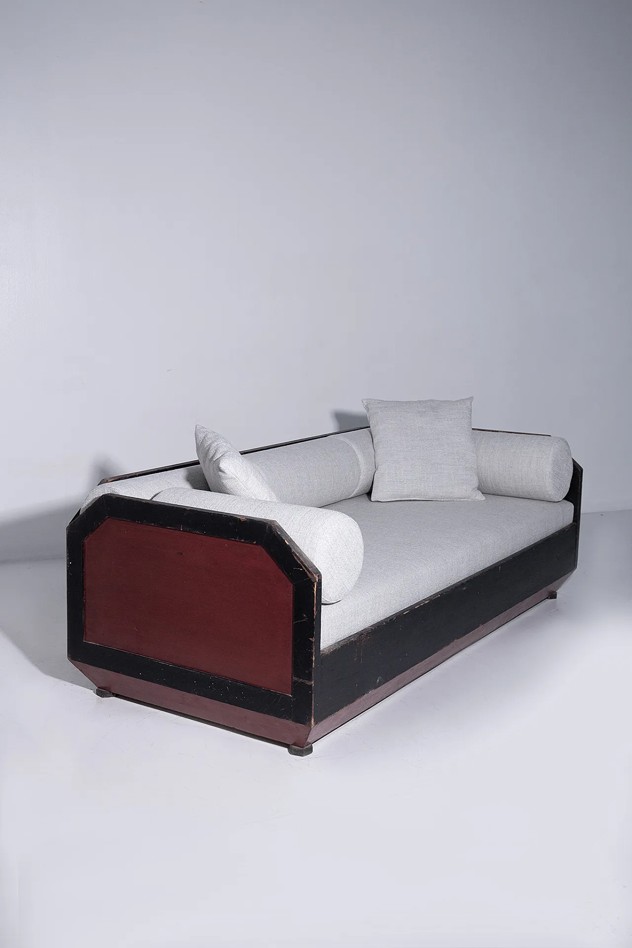 Geometric sofa futurist era, 20s 1