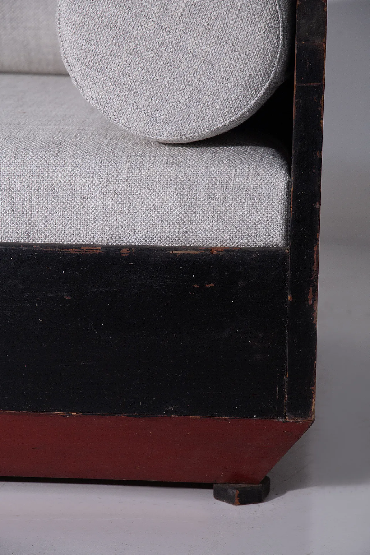 Geometric sofa futurist era, 20s 10