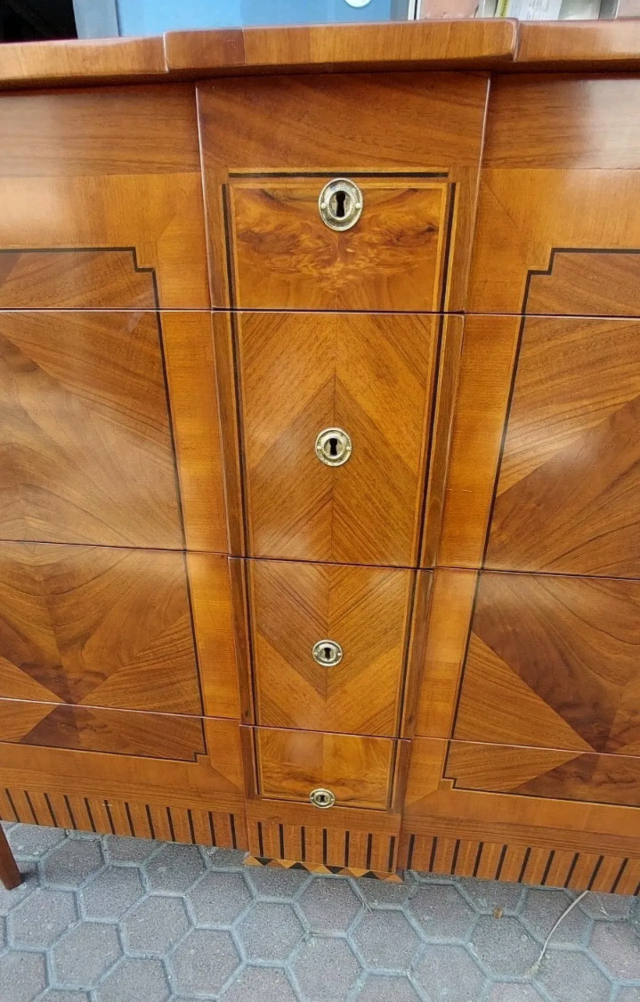 Cassettiera intarsiata in varie essenze stile Luigi XVI, '800 8