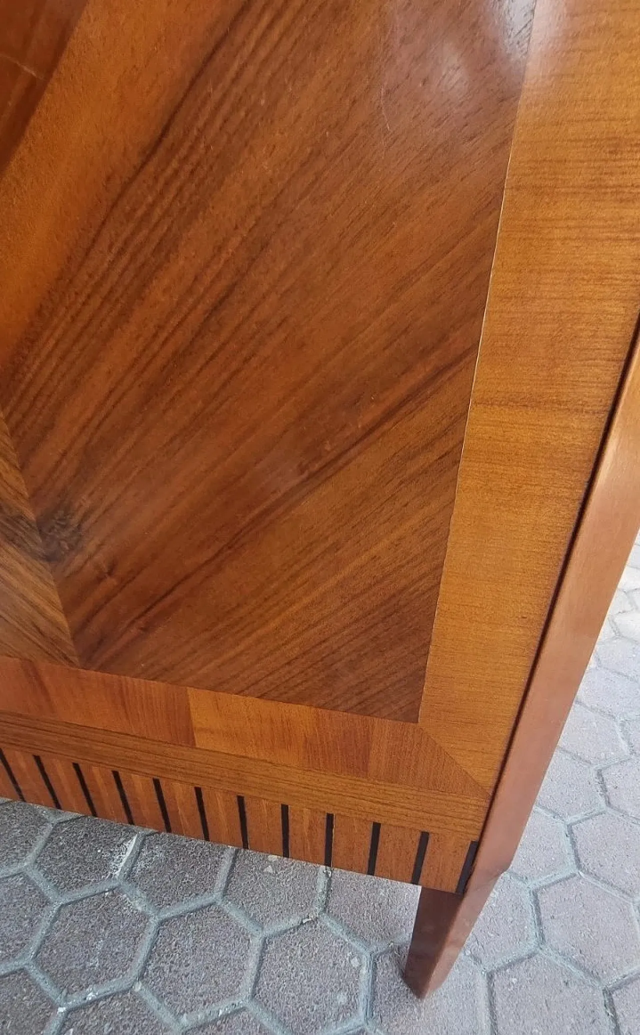 Cassettiera intarsiata in varie essenze stile Luigi XVI, '800 9