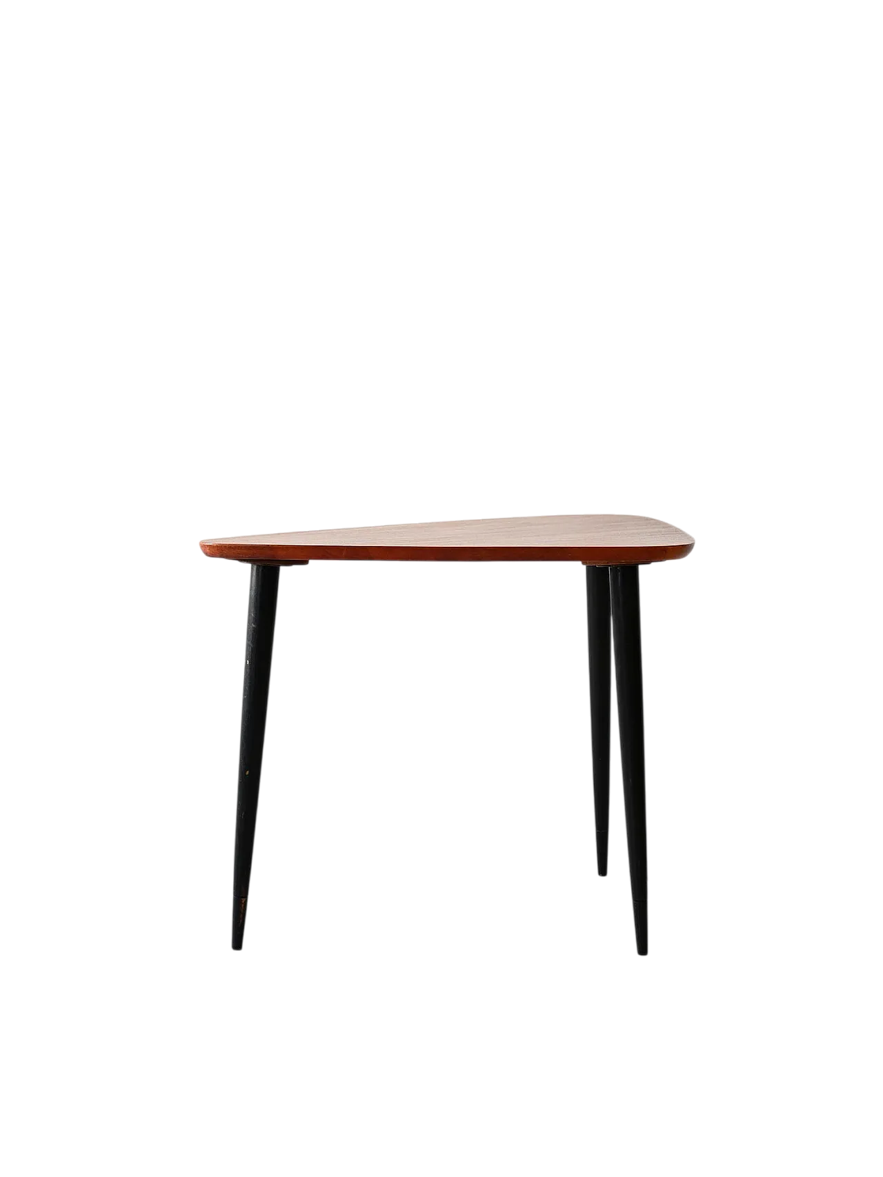 Scandinavian table with black legs 10