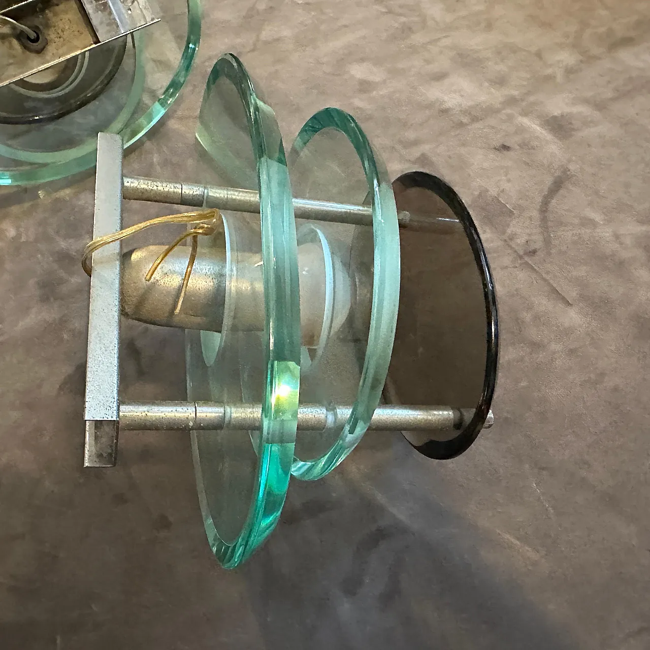 Coppia di applique in vetro e metallo cromato di Veca, anni '60 8