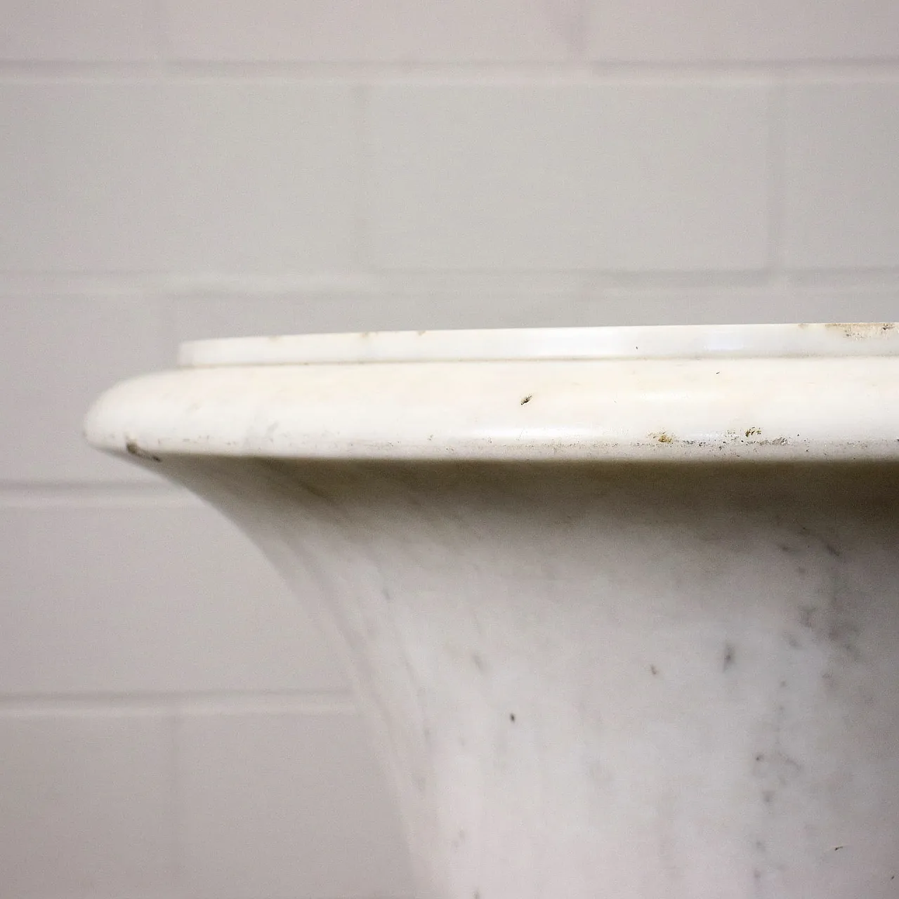 Medici vase in white Carrara marble 4