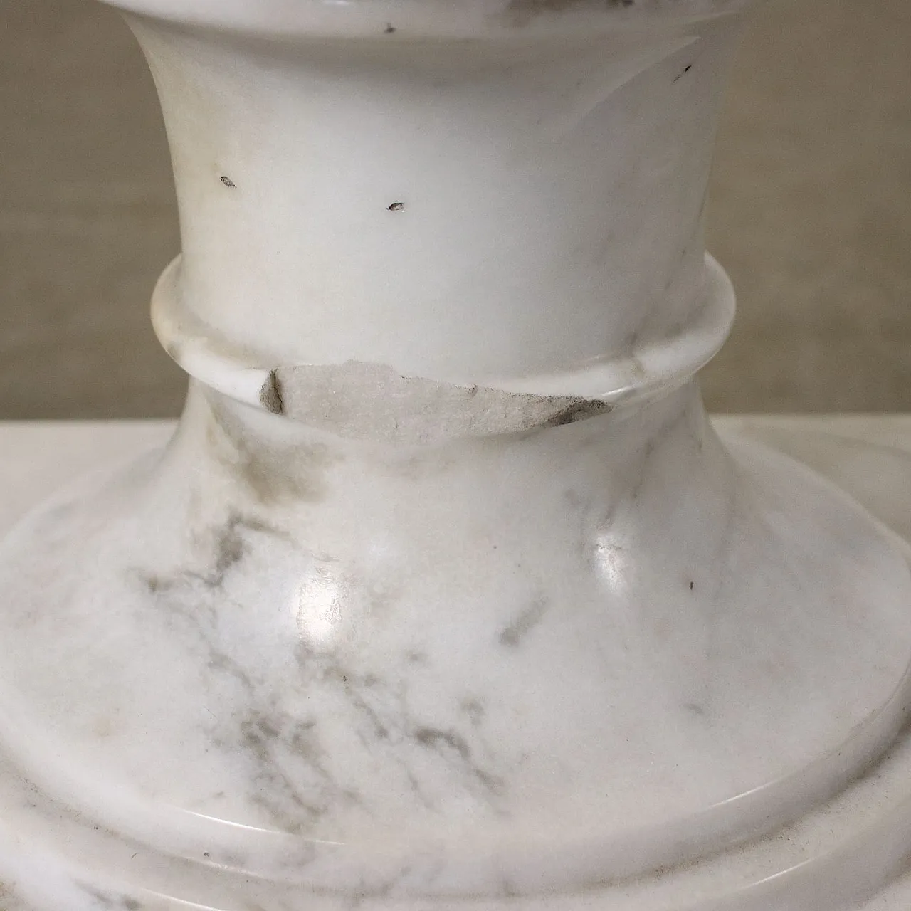 Medici vase in white Carrara marble 8