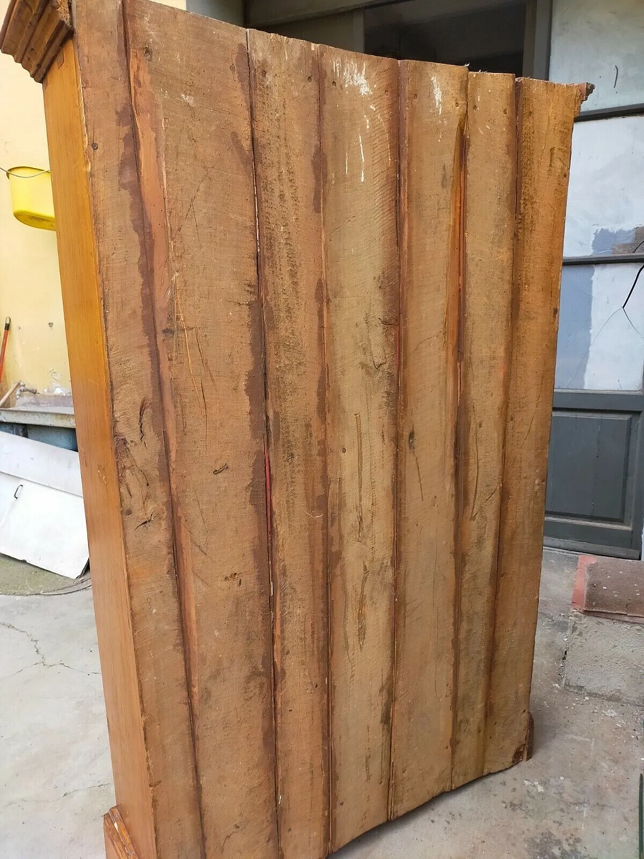Poplar drawer cabinet with doors, mid-18th century 4
