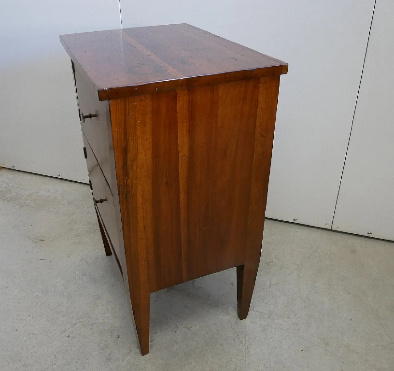Bedside tablein walnut Louis XVI style, 19th century 8