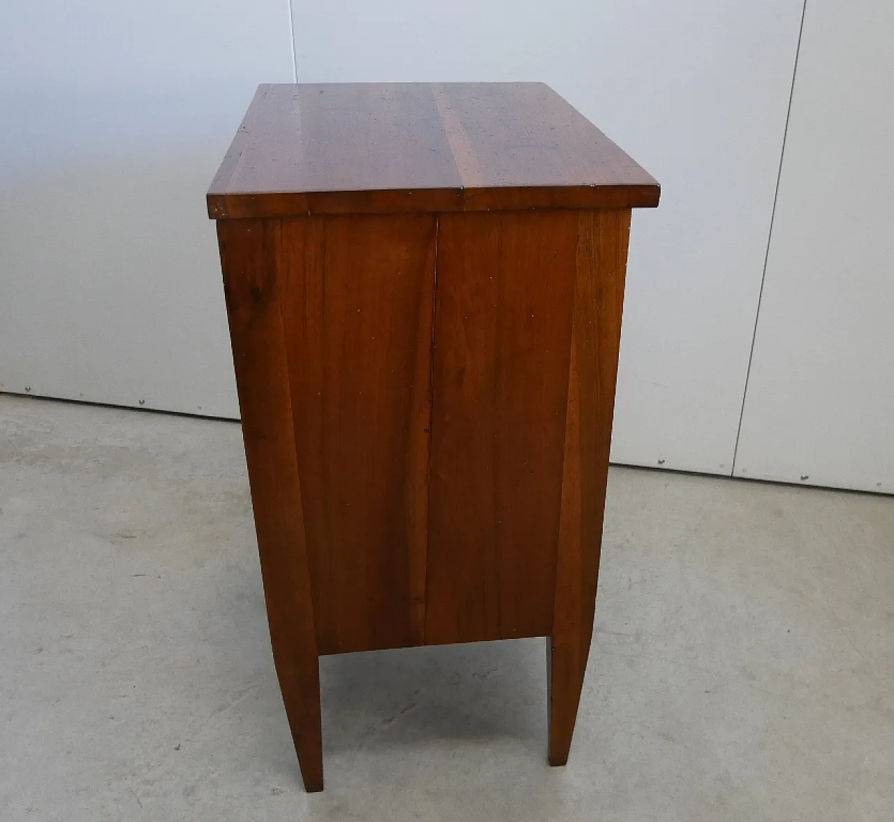 Bedside tablein walnut Louis XVI style, 19th century 11