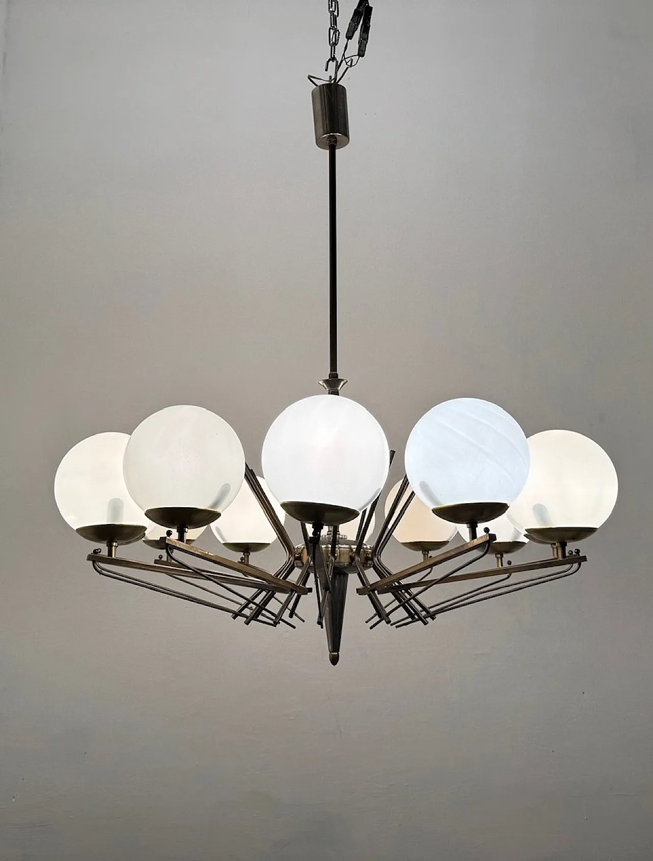 Lampadario Sputnik in bronzo e vetro, anni '60 3