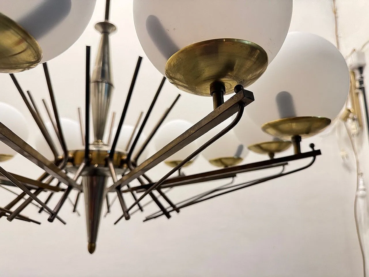Lampadario Sputnik in bronzo e vetro, anni '60 6