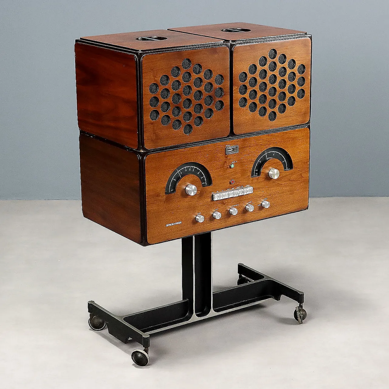 Brionvega RR 126 radiophonograph by Castiglioni, 1960s 4