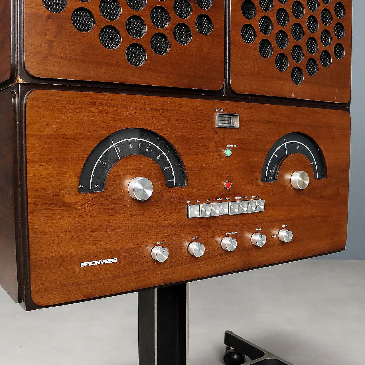 Brionvega RR 126 radiophonograph by Castiglioni, 1960s 10