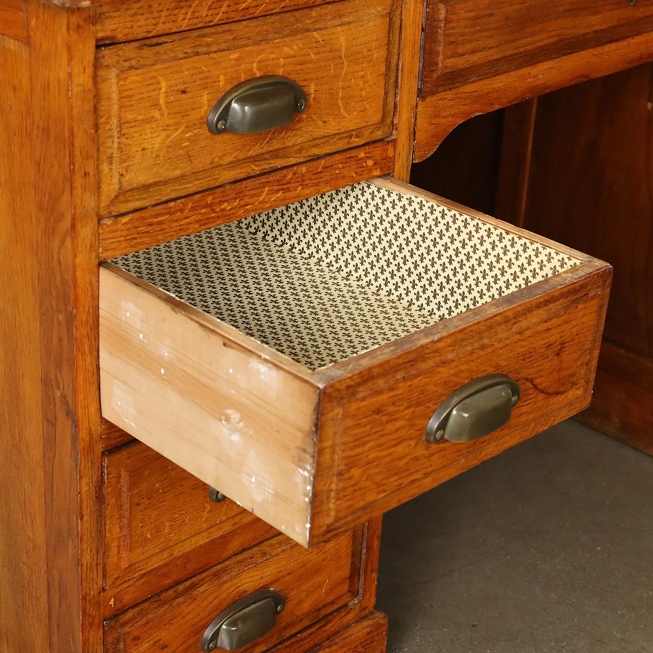 Scrittoio Liberty in rovere con cassetti, '900 5