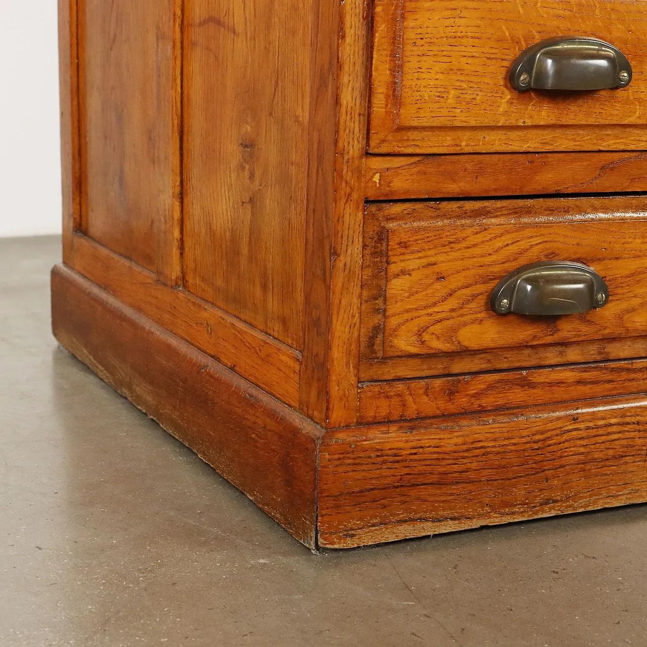 Scrittoio Liberty in rovere con cassetti, '900 7