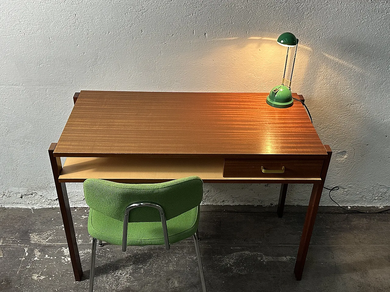 Scrivania scandinava in teak, anni '60 10