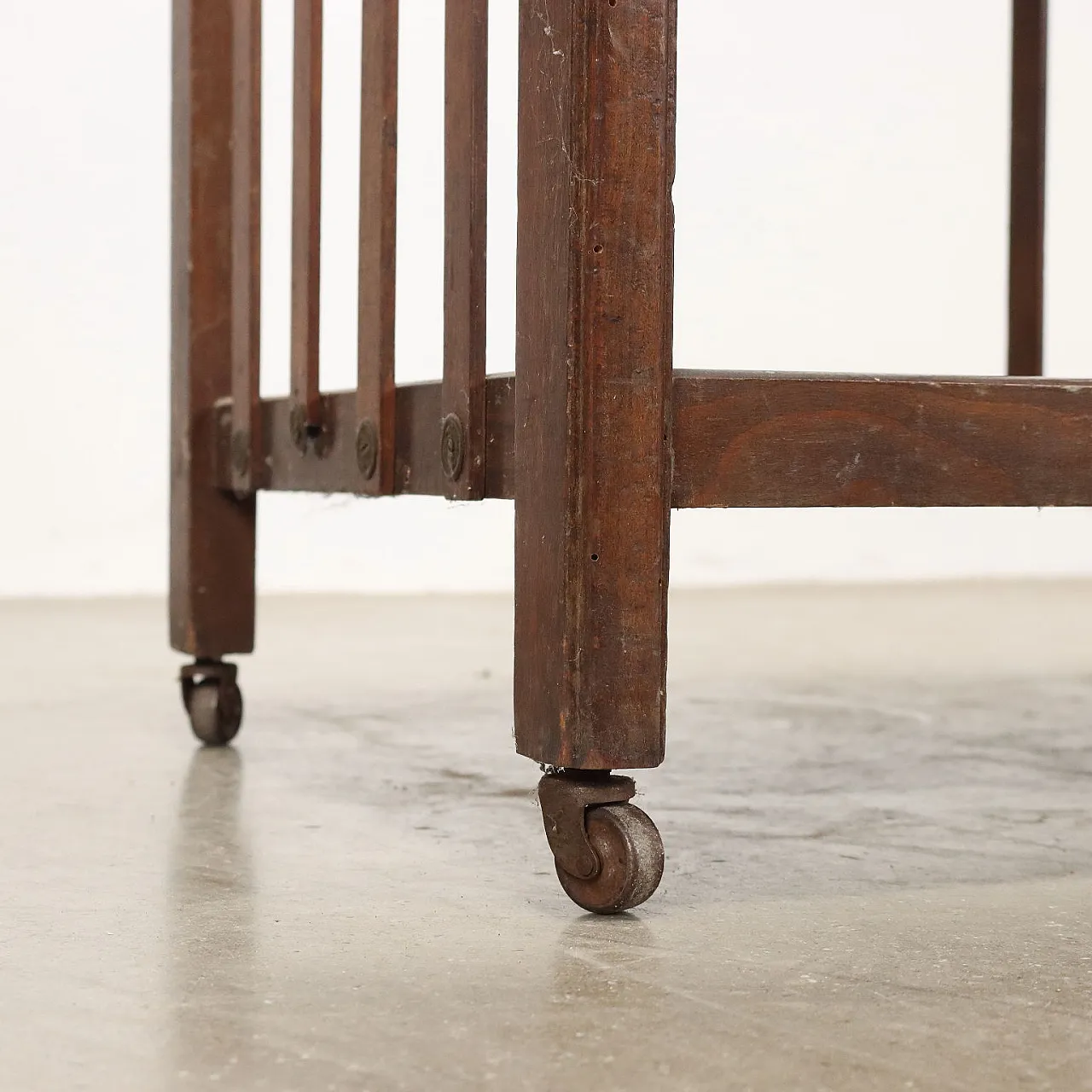 Mobile in stile liberty di Antonio Ferretti in rovere, anni '30 5